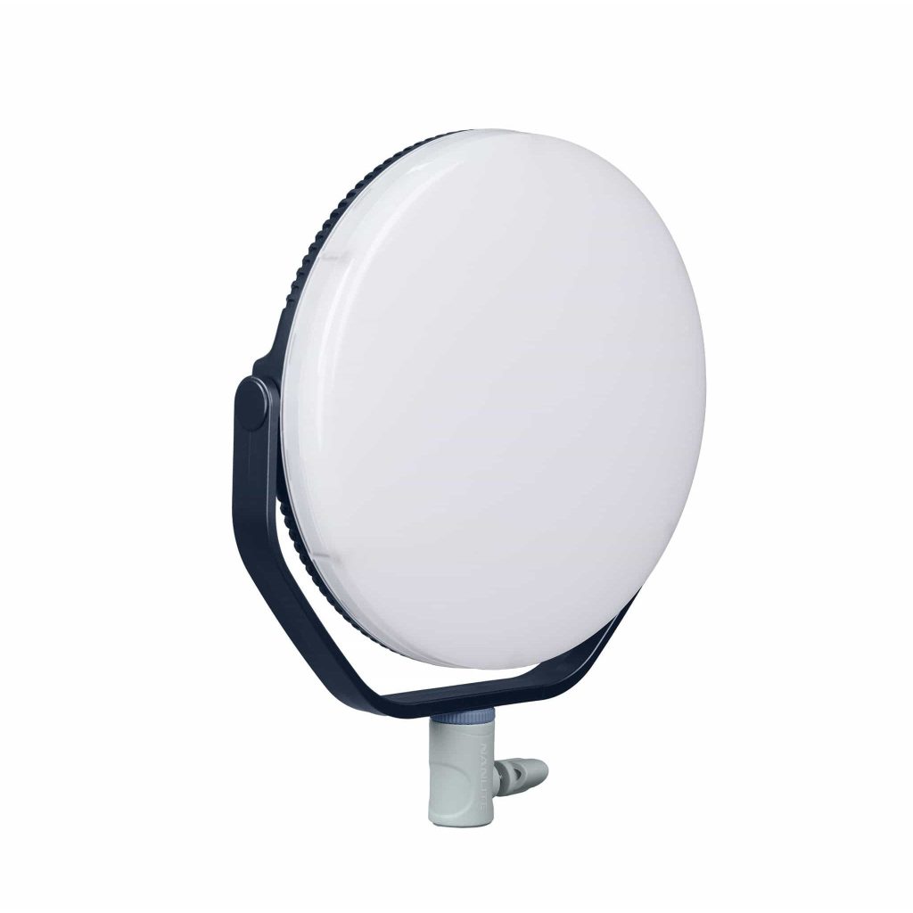 Le petit panneau rond Nanlite miro 60c sur son étrier